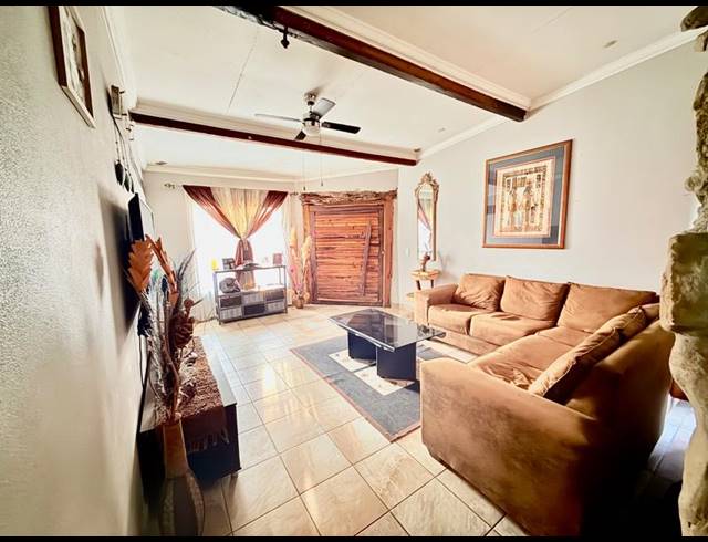 4 BEDROOM HOUSE FOR SALE IN VANDERBIJLPARK CW 3